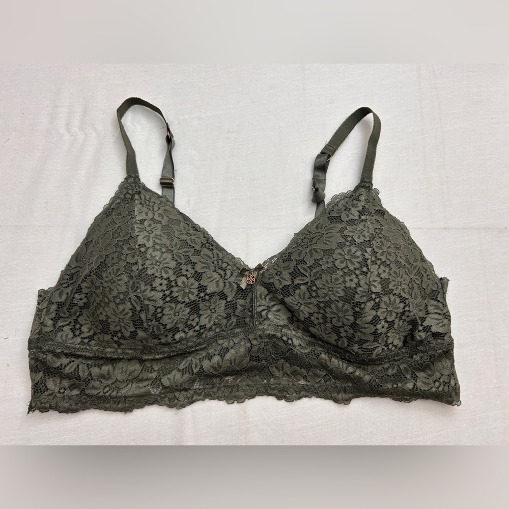 Daisy Fuentes Olive Lace Detail